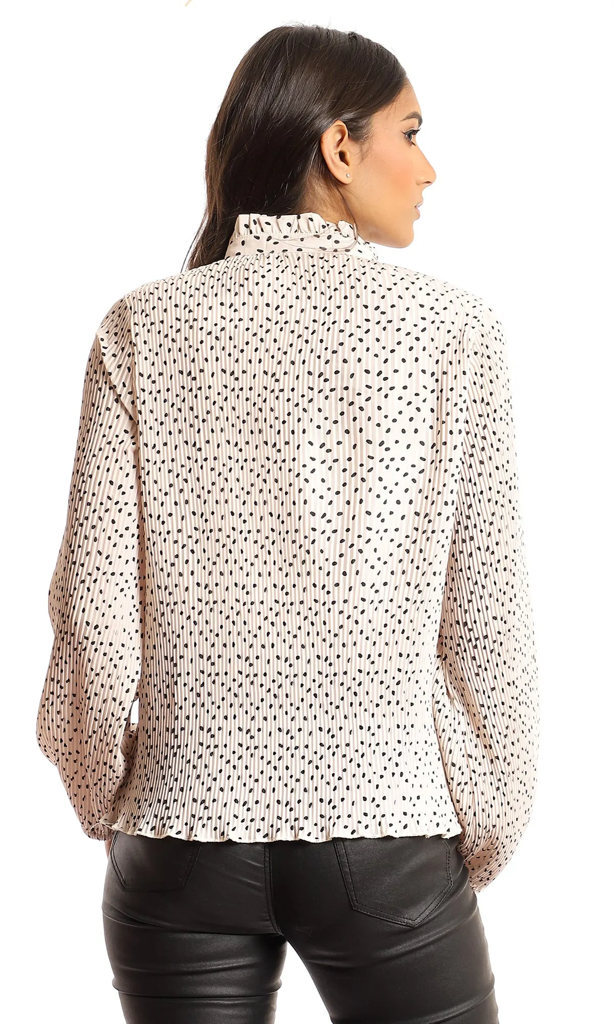 97293 Plisse Ruffled V-Neck Polyester Blouse - Off White & Black