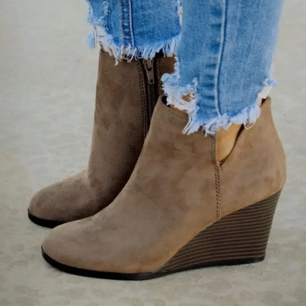 Cathalem Ankle Booties for Women,Womens Ankle Boots Pointed Toe Faux Stacked Chunky Heels Tassels Side Zipper Booties