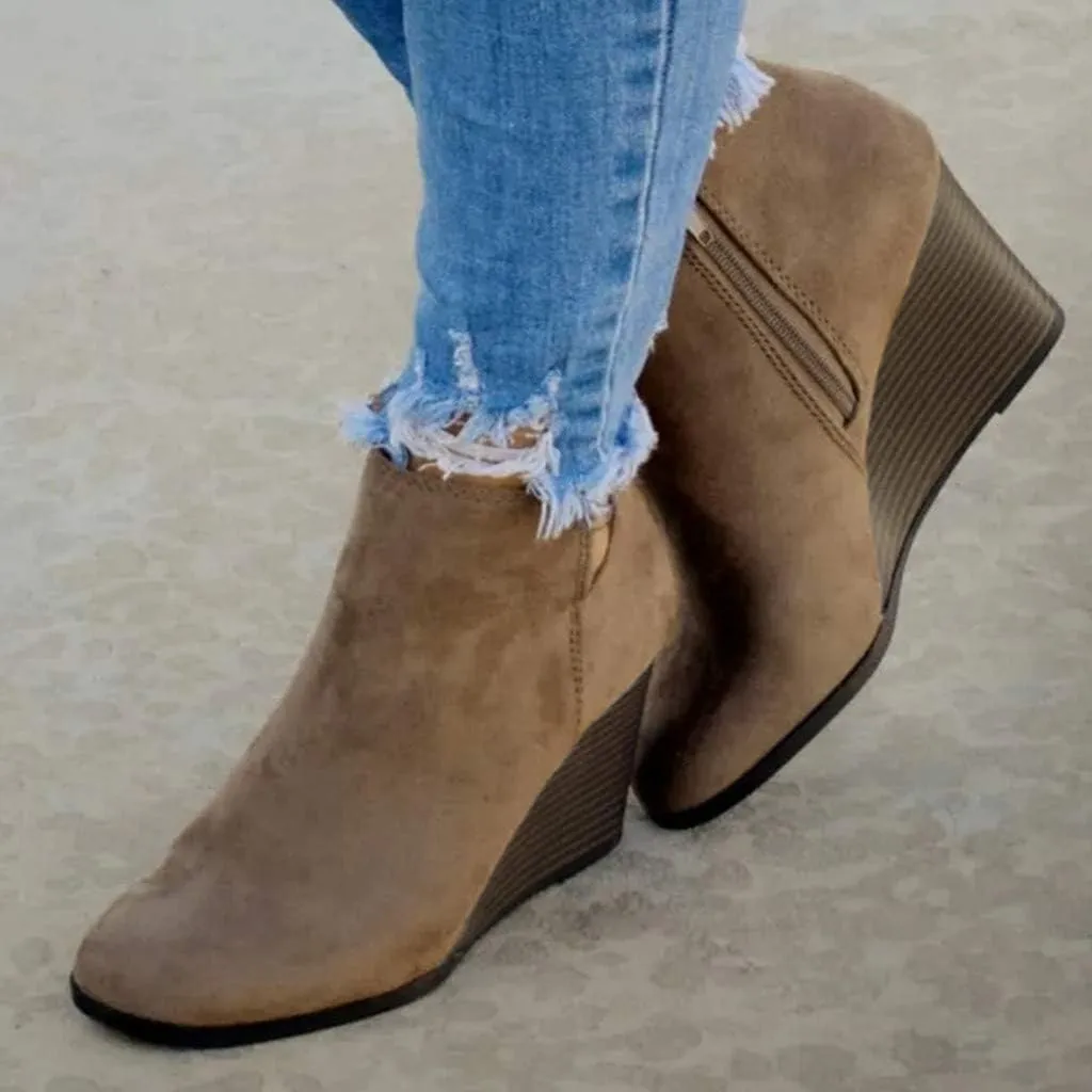 Cathalem Ankle Booties for Women,Womens Ankle Boots Pointed Toe Faux Stacked Chunky Heels Tassels Side Zipper Booties
