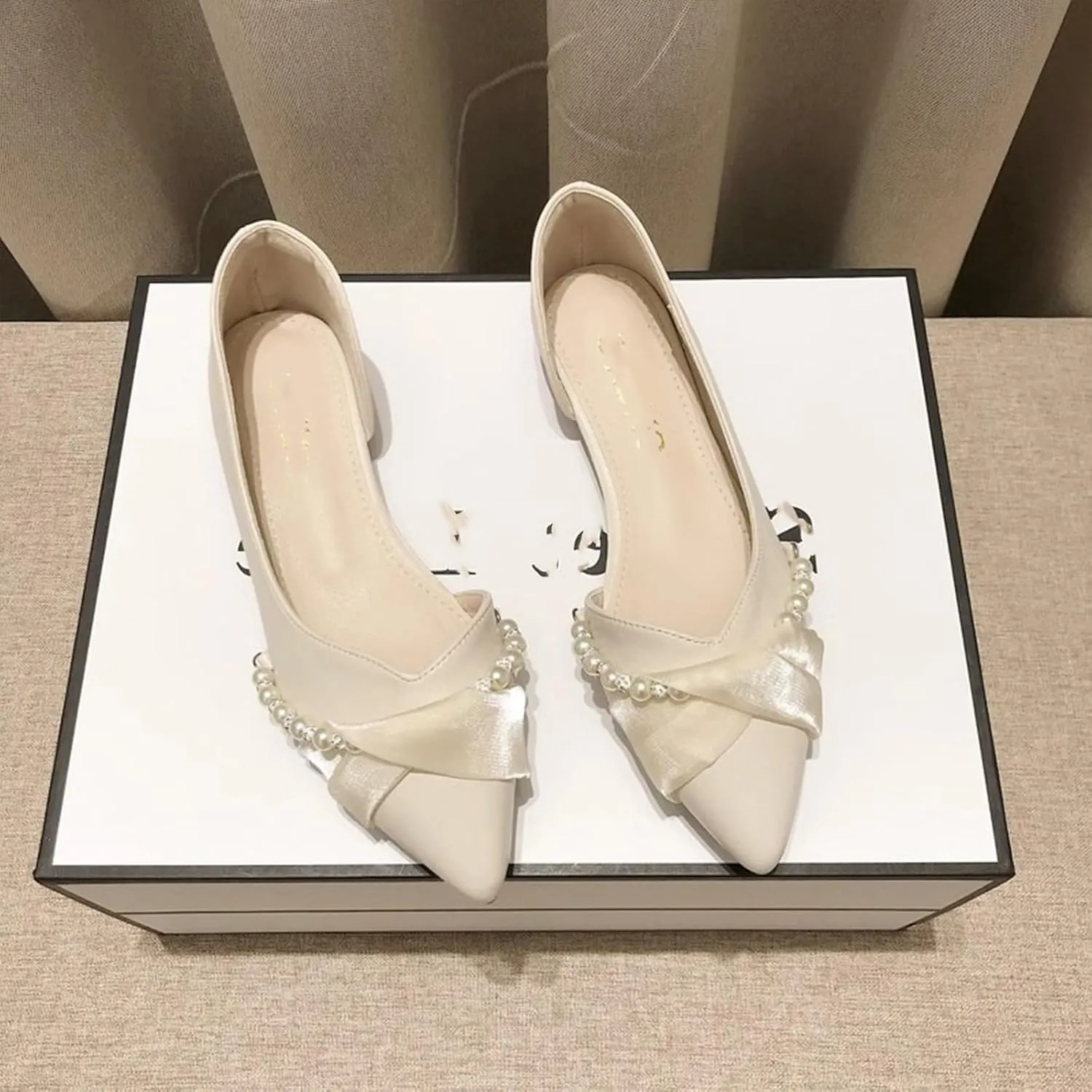 Women's Pointed Toe Ballet Flats with Pearl Chain Comfortable Soft-Soled Flat Mary Shoes Casual Dress Flats